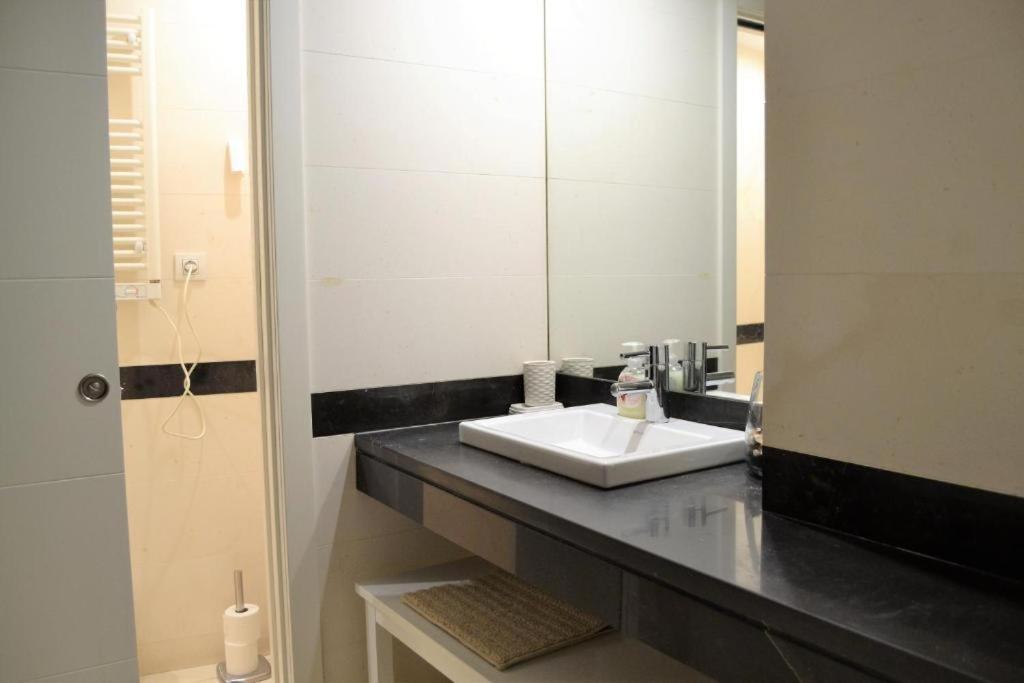 Acogedor Apartamento Junto Al Museo Picasso Apartment Malaga Luaran gambar